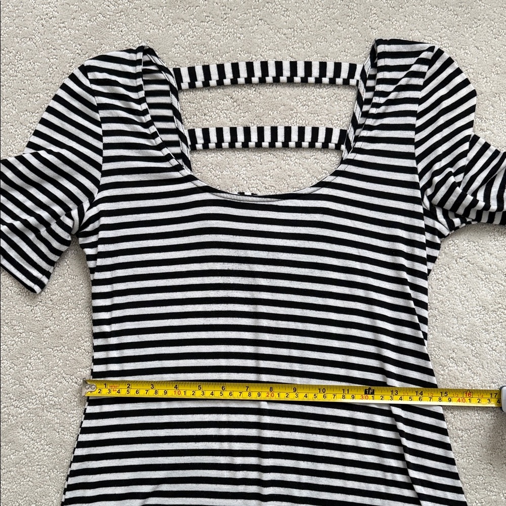 Black and White Striped Dress feels like - Picture 6 of 8